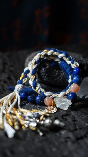 Aquarius Breeze-Weaved Vision Bracelet - White & Gold-Blue