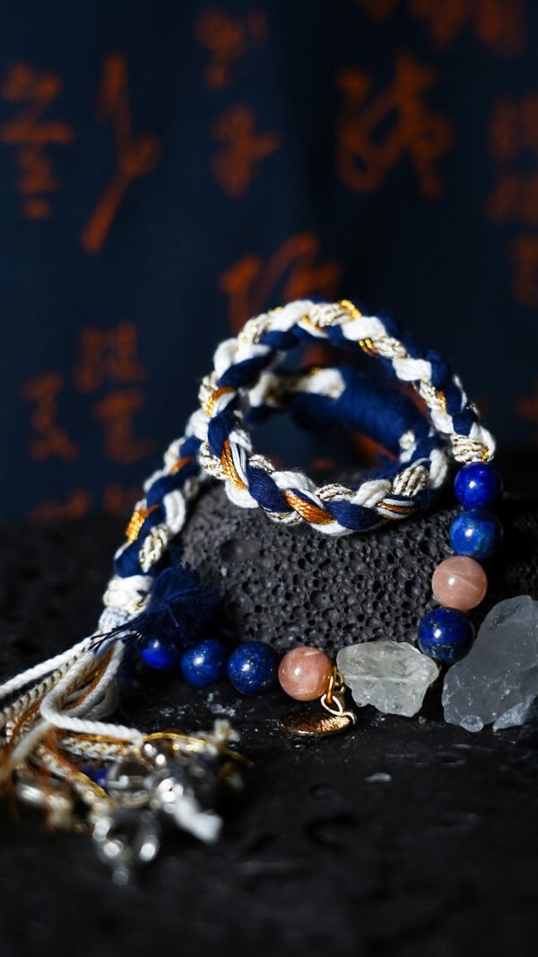 Aquarius Breeze-Weaved Vision Bracelet - White & Gold-Blue