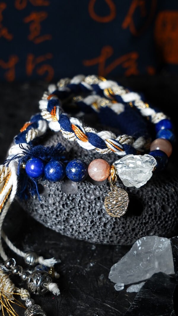 Aquarius Breeze-Weaved Vision Bracelet - White & Gold-Blue