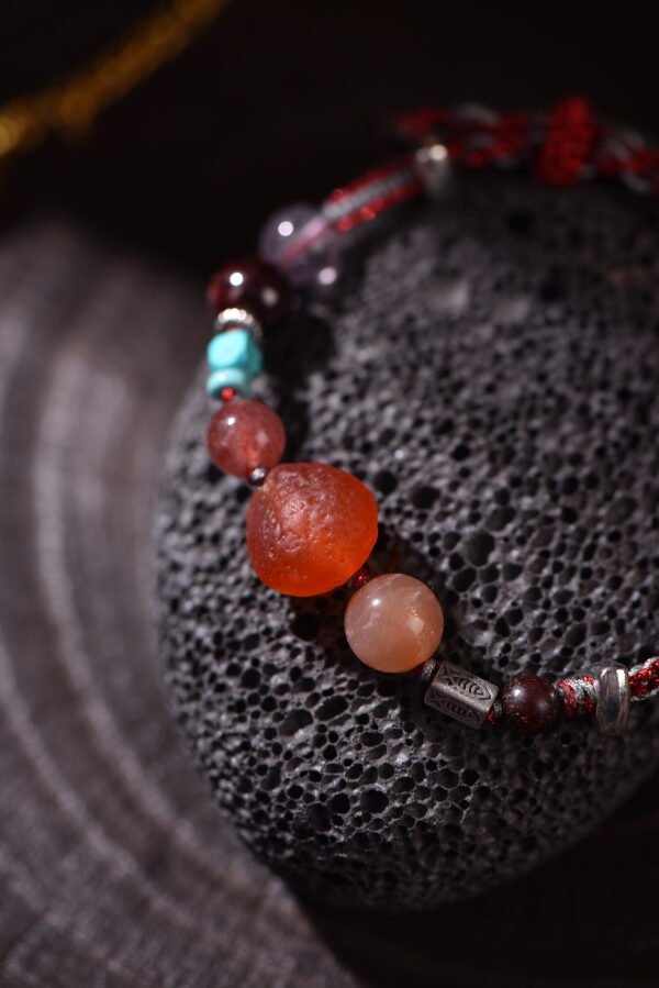 Five Elements Fire Single-Strand Bracelet - Red & White