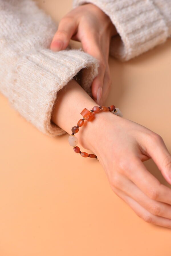 Stable Nourishment Irregular Crystal Bracelet - Alxa Agate & Clear Quartz